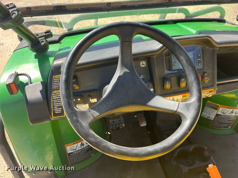 image for item EH2904 2016 John Deere Gator 825i utility vehicle