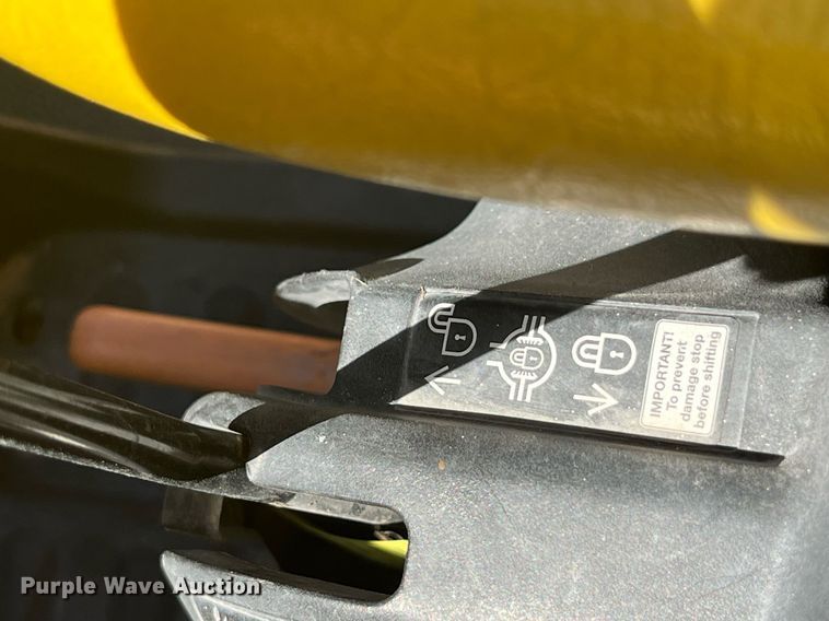 image for item EH2904 2016 John Deere Gator 825i utility vehicle