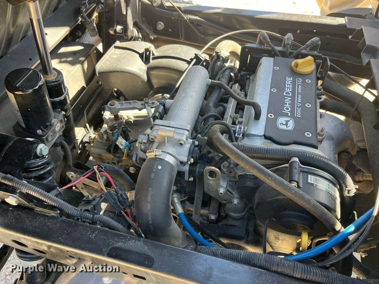 image for item EH2904 2016 John Deere Gator 825i utility vehicle