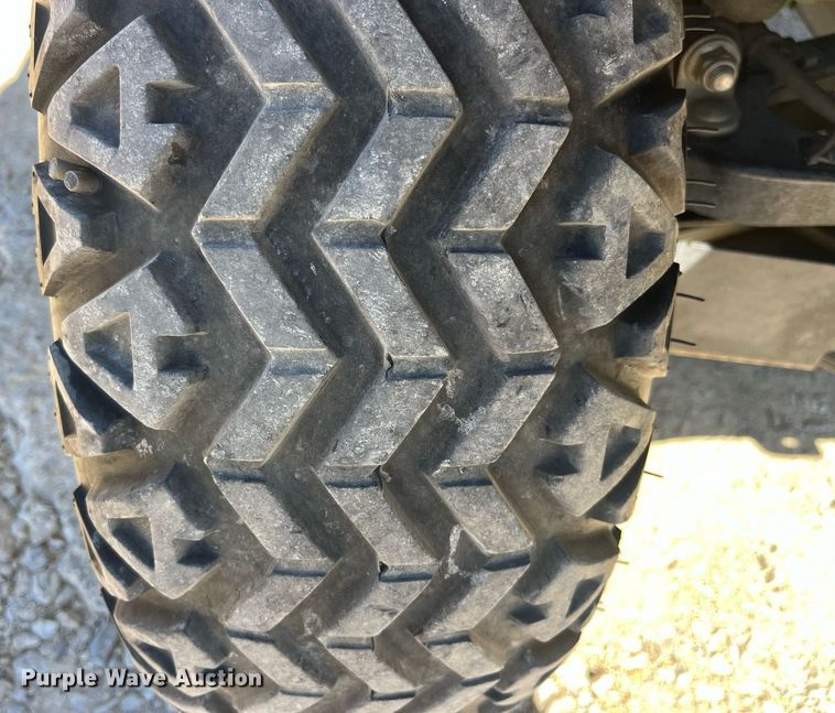 image for item EH2904 2016 John Deere Gator 825i utility vehicle