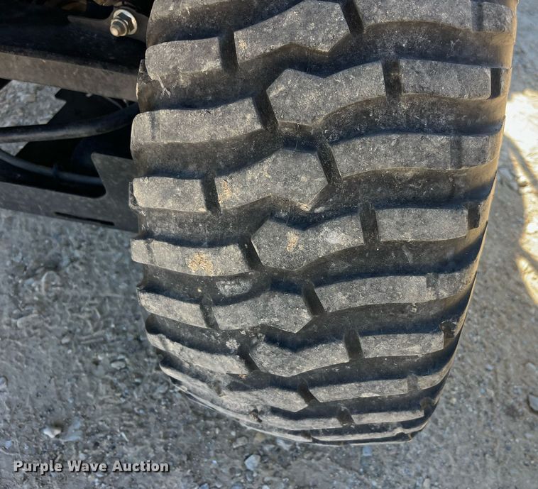 image for item EH2904 2016 John Deere Gator 825i utility vehicle