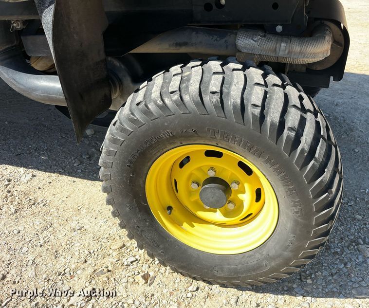 image for item EH2904 2016 John Deere Gator 825i utility vehicle