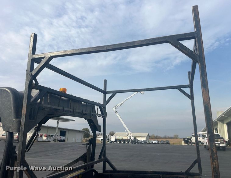 image for item EH2909 2016 John Deere 825 Gas XUV utility vehicle