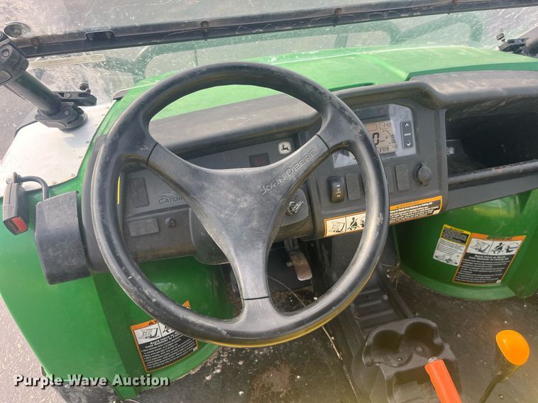 image for item EH2909 2016 John Deere 825 Gas XUV utility vehicle