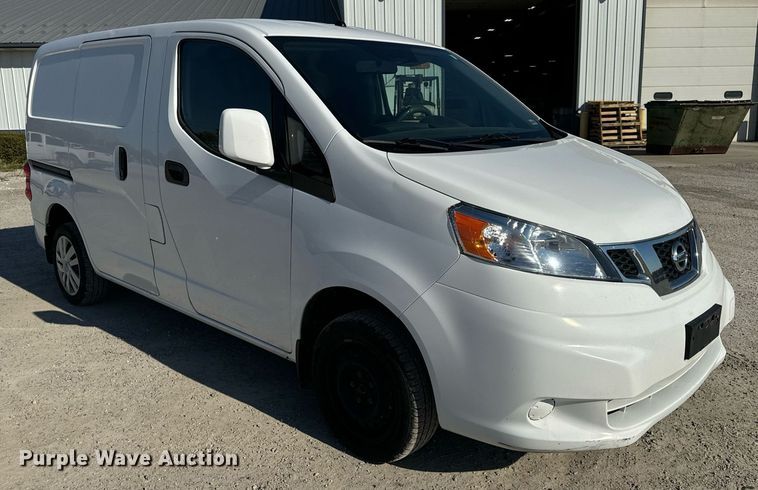 image for item EH7112 2018 Nissan NV200 SV van