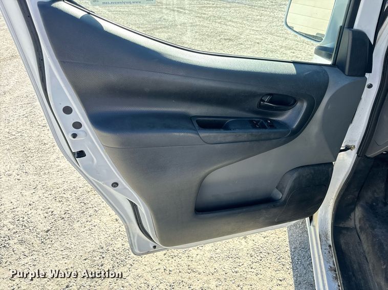 image for item EH7112 2018 Nissan NV200 SV van