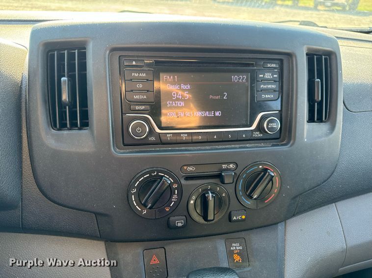 image for item EH7112 2018 Nissan NV200 SV van