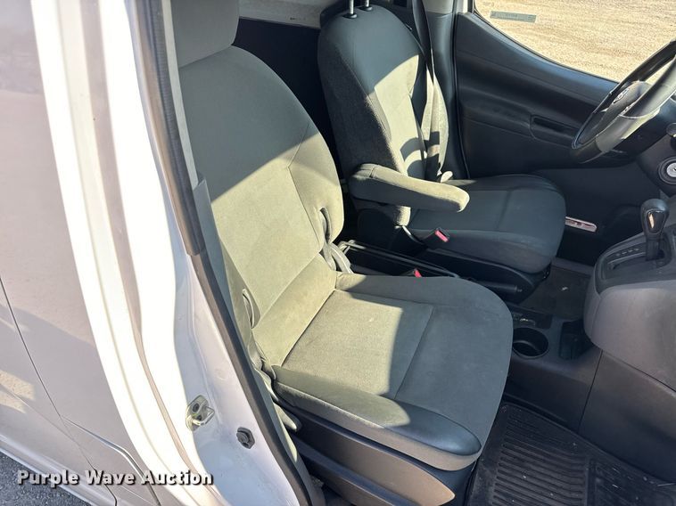 image for item EH7112 2018 Nissan NV200 SV van