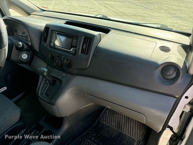 image for item EH7112 2018 Nissan NV200 SV van