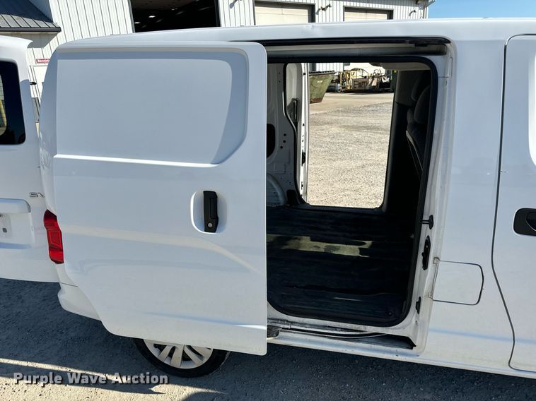 image for item EH7112 2018 Nissan NV200 SV van