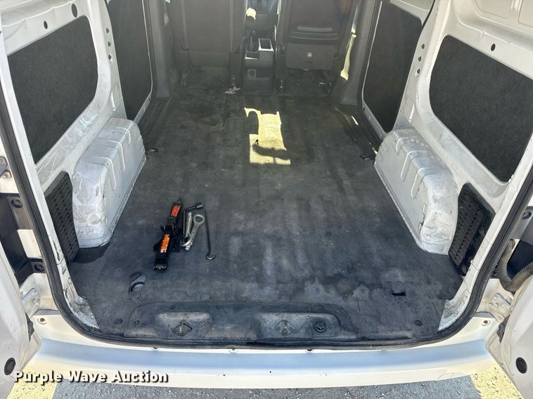 image for item EH7112 2018 Nissan NV200 SV van