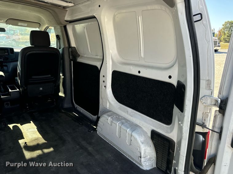 image for item EH7112 2018 Nissan NV200 SV van