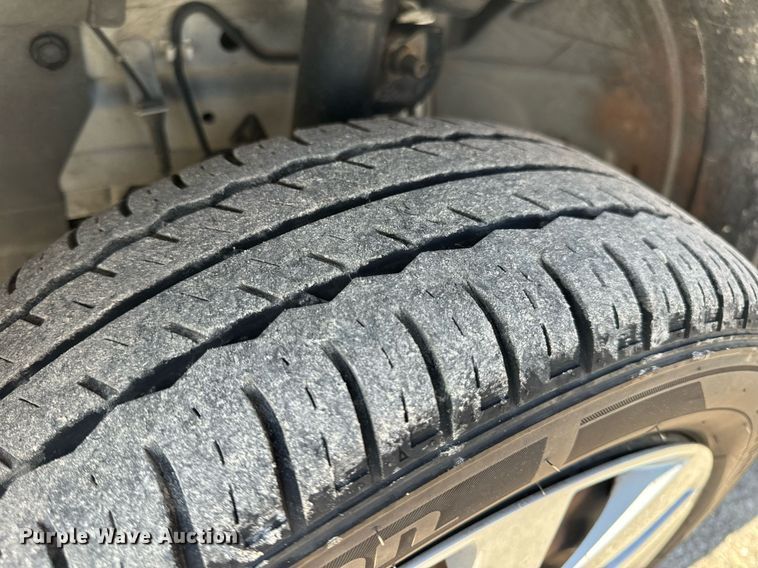 image for item EH7112 2018 Nissan NV200 SV van