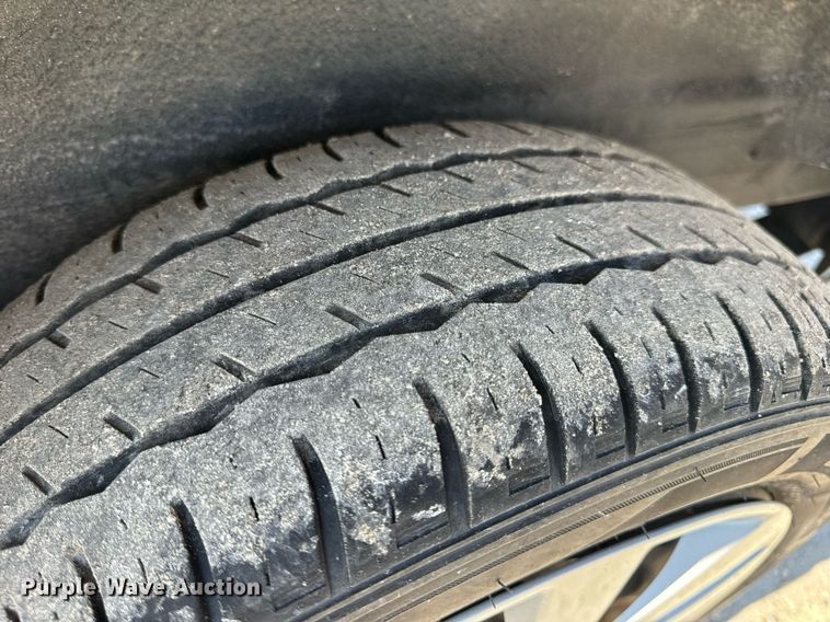 image for item EH7112 2018 Nissan NV200 SV van