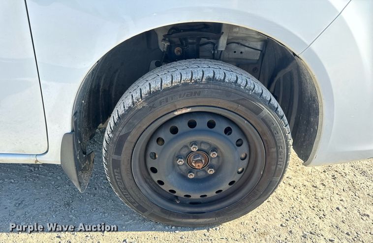 image for item EH7112 2018 Nissan NV200 SV van