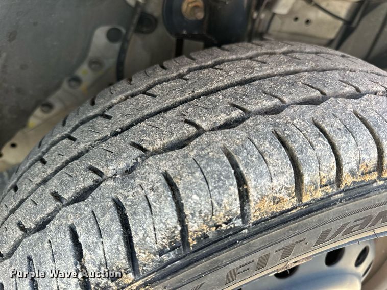 image for item EH7112 2018 Nissan NV200 SV van