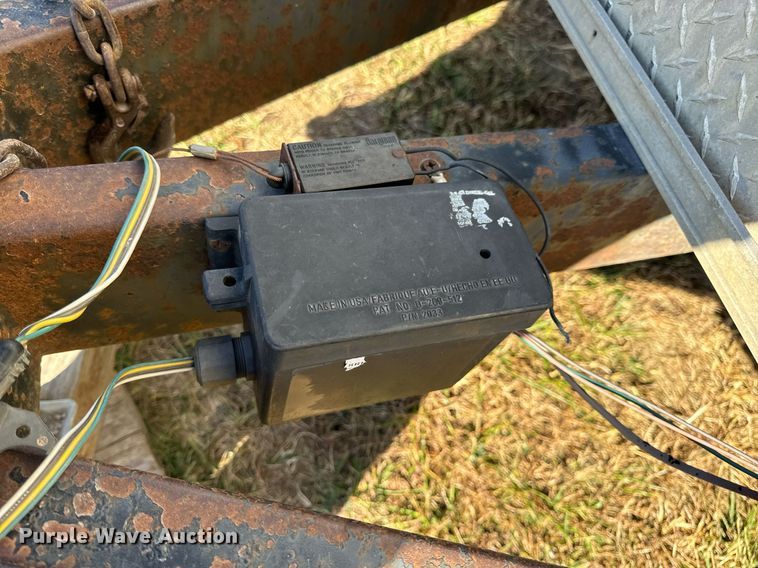 image for item EH7205 2002 Haulmark GR85X16WT2 enclosed cargo trailer