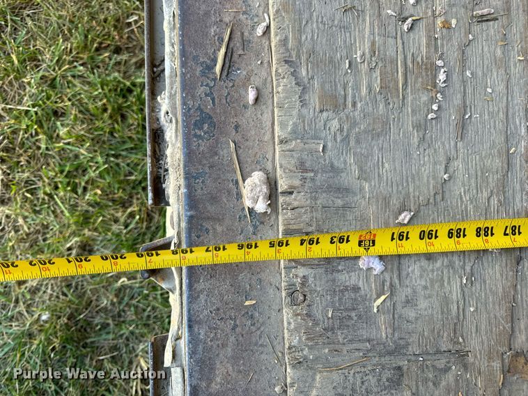 image for item EH7205 2002 Haulmark GR85X16WT2 enclosed cargo trailer