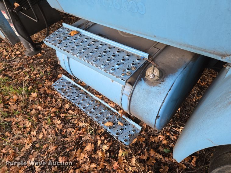 image for item EI4049 2003 International 4300 SBA crane truck