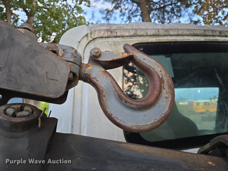 image for item EI4049 2003 International 4300 SBA crane truck