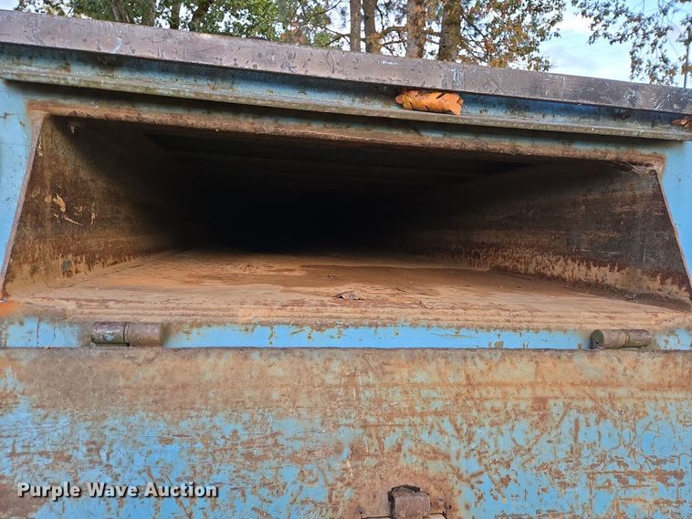 image for item EI4049 2003 International 4300 SBA crane truck