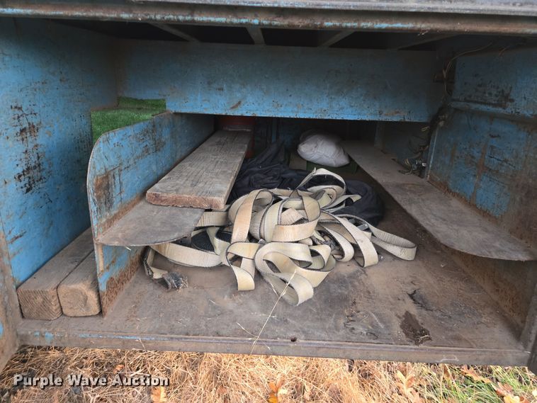 image for item EI4049 2003 International 4300 SBA crane truck