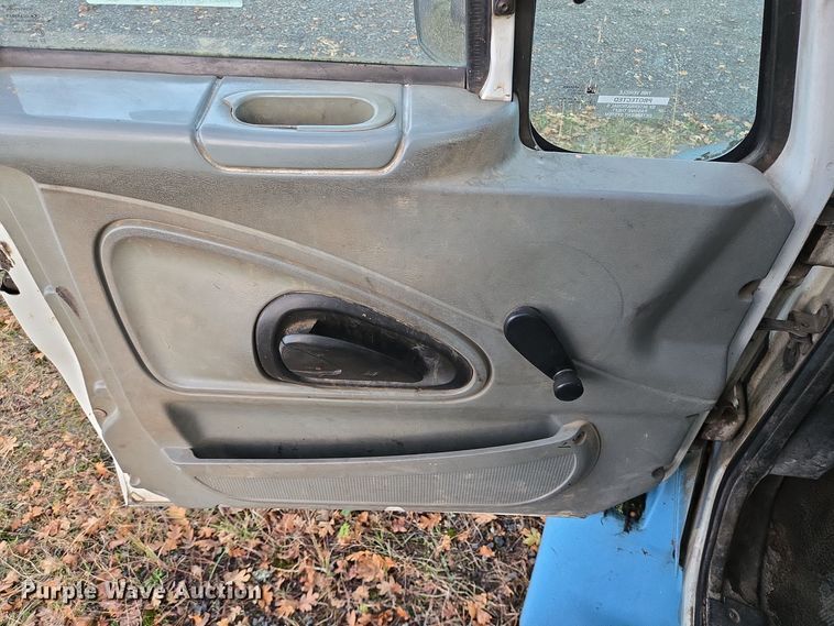 image for item EI4049 2003 International 4300 SBA crane truck