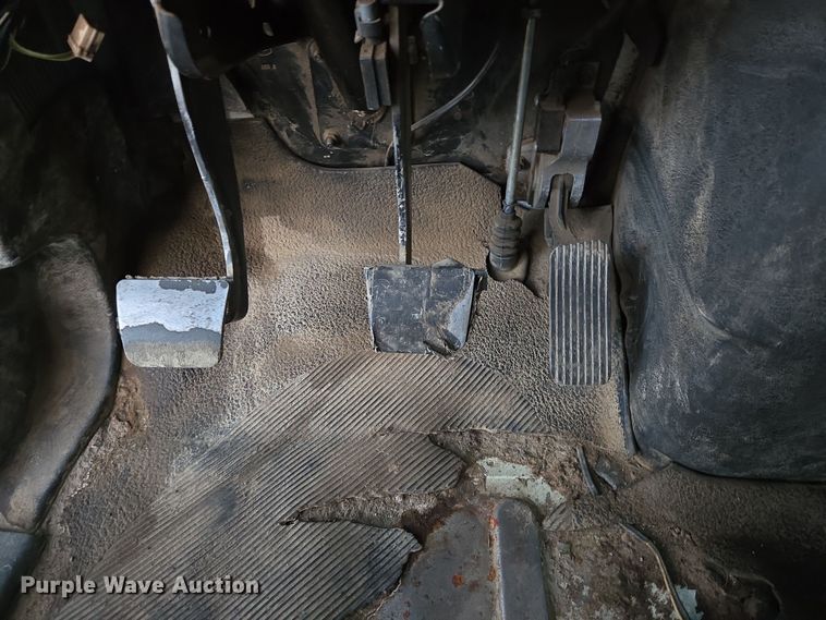 image for item EI4049 2003 International 4300 SBA crane truck