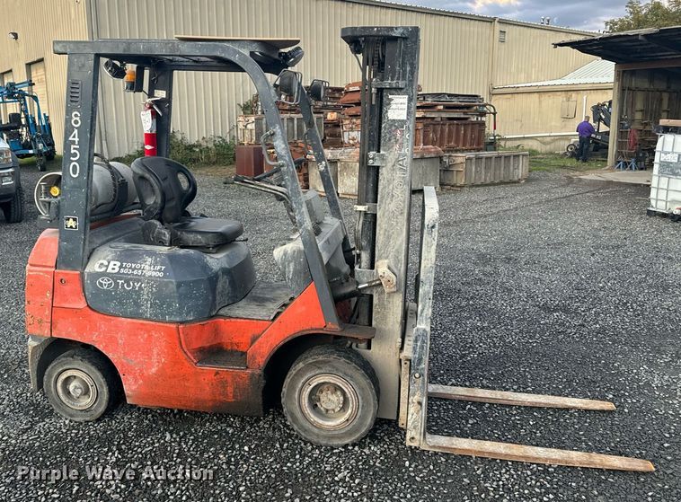 image for item EI4051 2005 Toyota 7FGU18 forklift