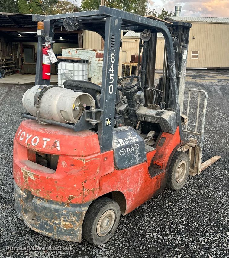 image for item EI4051 2005 Toyota 7FGU18 forklift