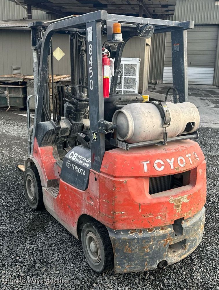 image for item EI4051 2005 Toyota 7FGU18 forklift