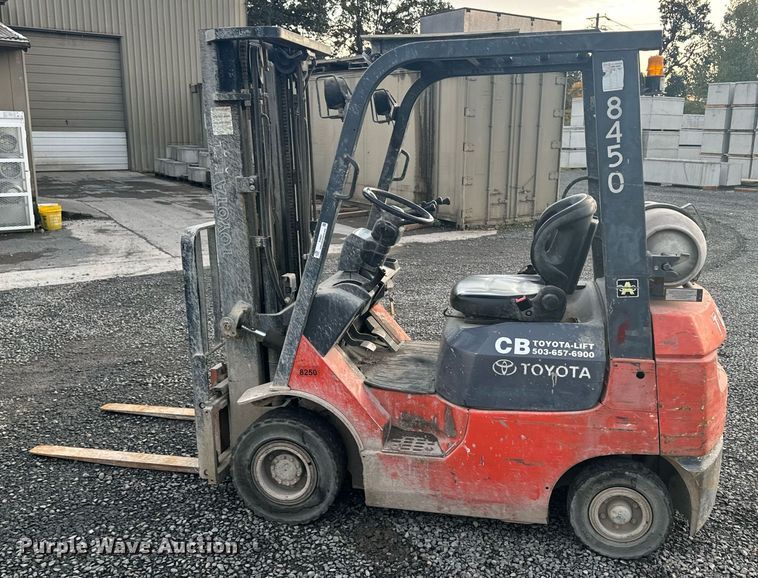 image for item EI4051 2005 Toyota 7FGU18 forklift