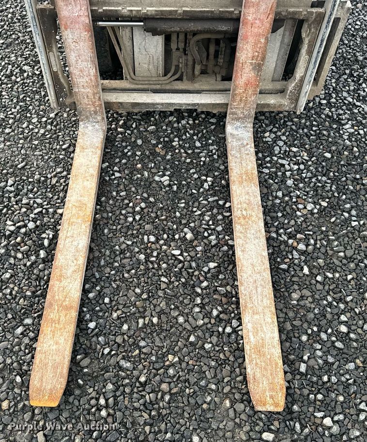 image for item EI4051 2005 Toyota 7FGU18 forklift