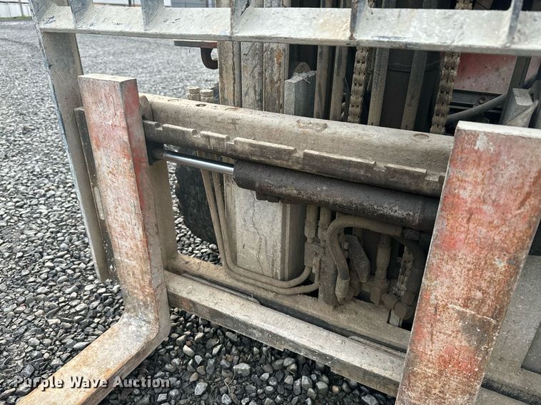 image for item EI4051 2005 Toyota 7FGU18 forklift