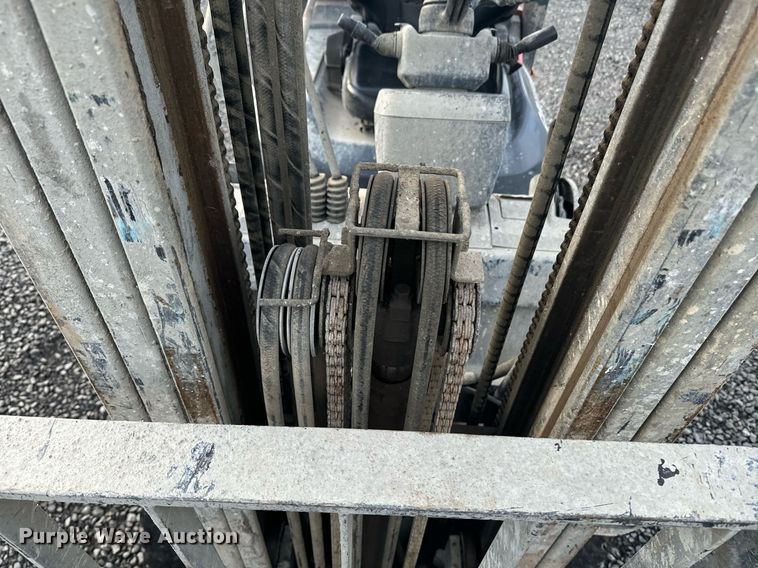 image for item EI4051 2005 Toyota 7FGU18 forklift