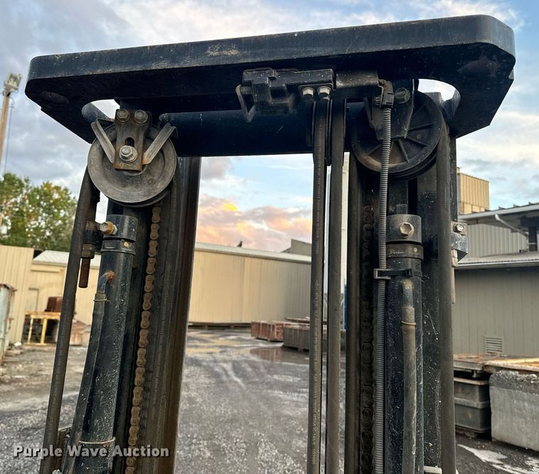 image for item EI4051 2005 Toyota 7FGU18 forklift