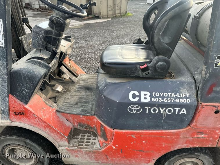 image for item EI4051 2005 Toyota 7FGU18 forklift