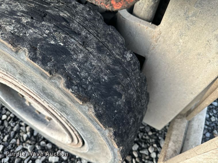 image for item EI4051 2005 Toyota 7FGU18 forklift