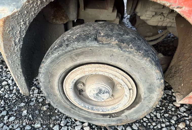 image for item EI4051 2005 Toyota 7FGU18 forklift