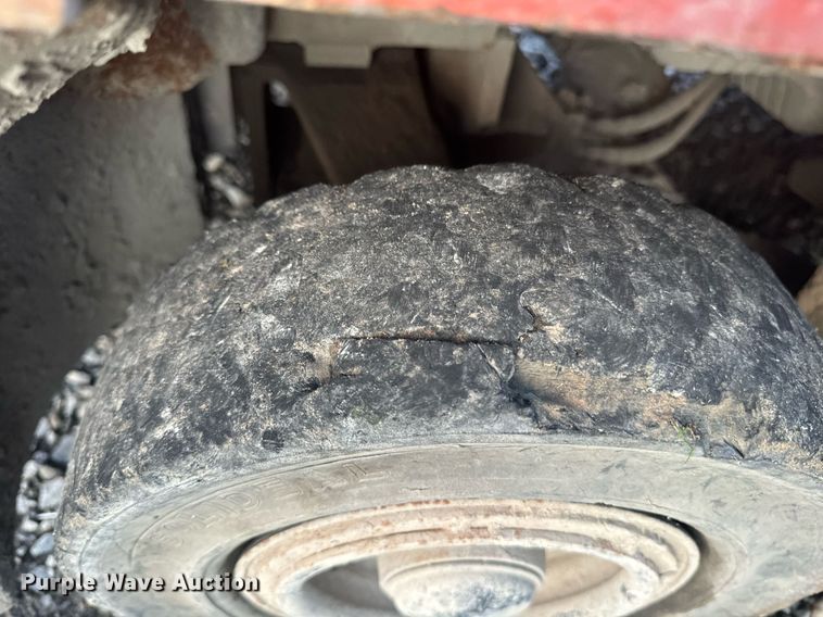 image for item EI4051 2005 Toyota 7FGU18 forklift