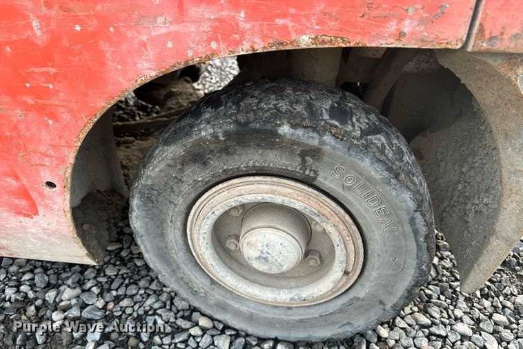 image for item EI4051 2005 Toyota 7FGU18 forklift