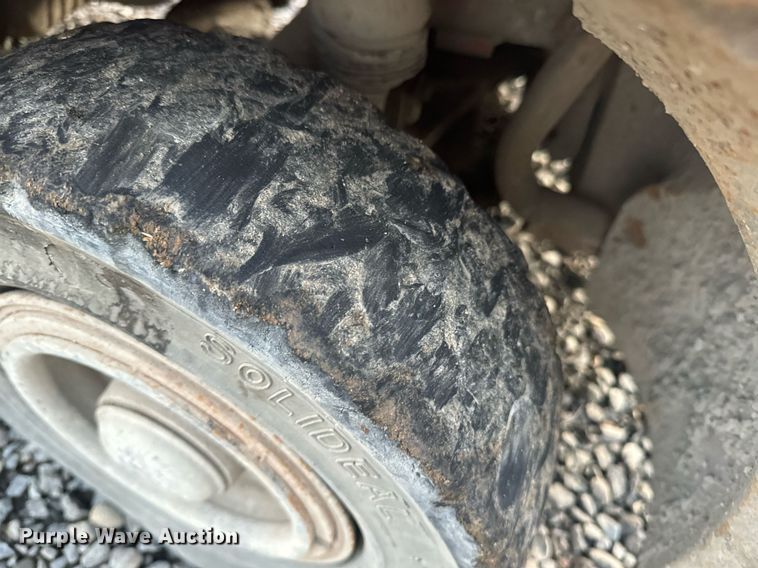 image for item EI4051 2005 Toyota 7FGU18 forklift