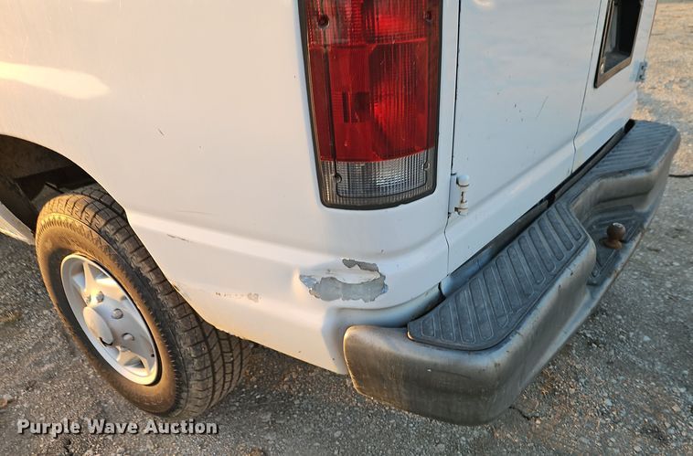 image for item EI8471 2005 Ford Econoline E250 van