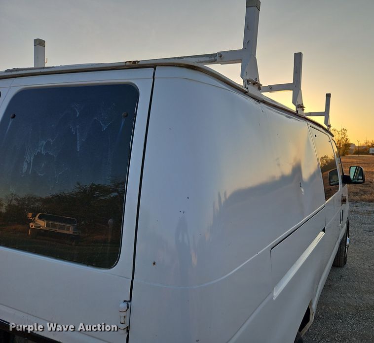 image for item EI8471 2005 Ford Econoline E250 van