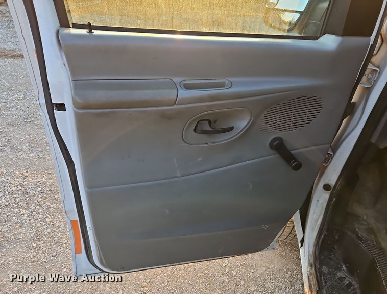 image for item EI8471 2005 Ford Econoline E250 van