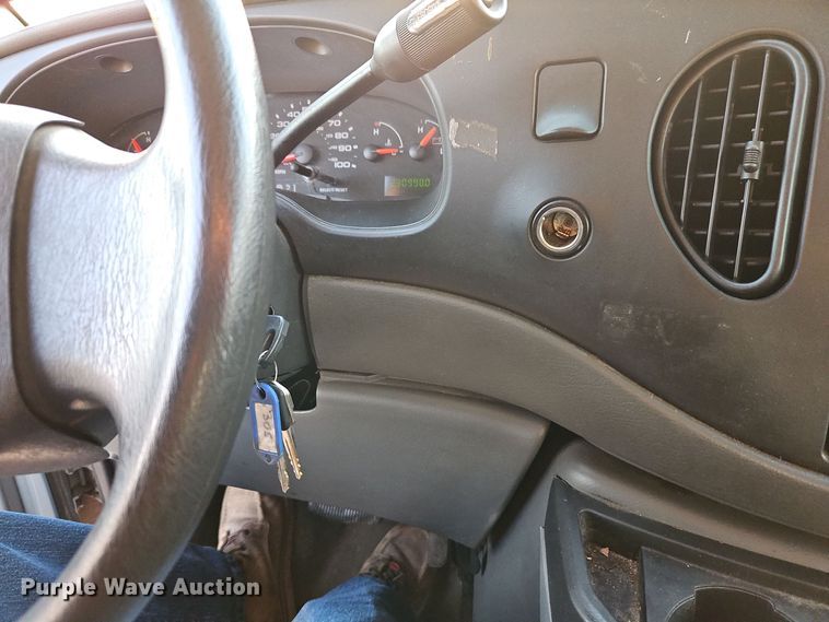 image for item EI8471 2005 Ford Econoline E250 van