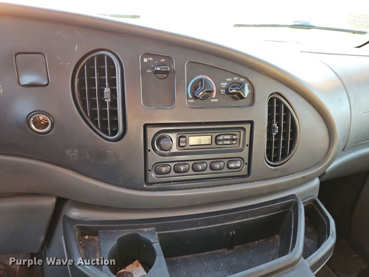 image for item EI8471 2005 Ford Econoline E250 van