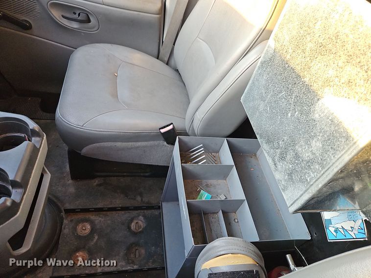 image for item EI8471 2005 Ford Econoline E250 van