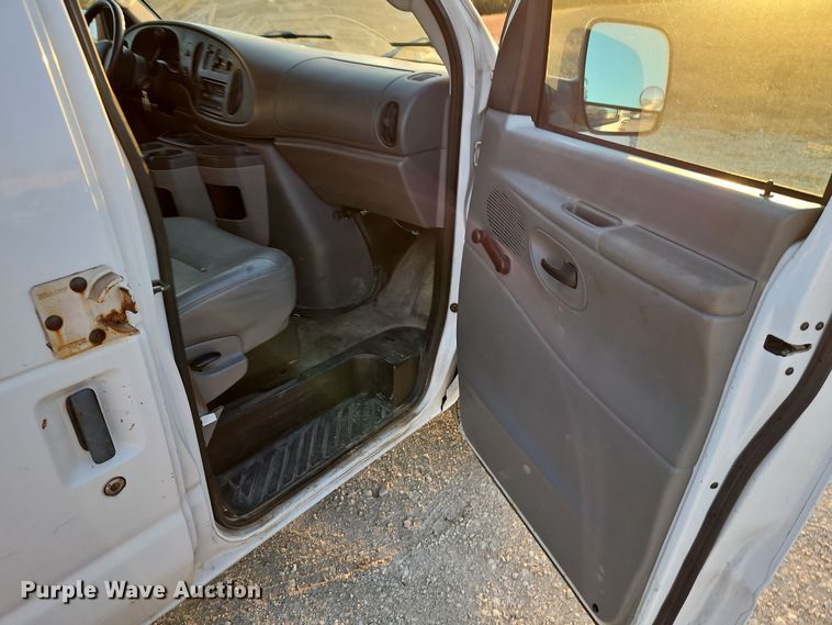 image for item EI8471 2005 Ford Econoline E250 van