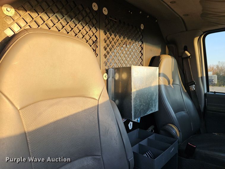 image for item EI8471 2005 Ford Econoline E250 van